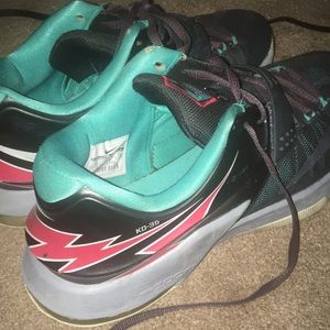 kd 7 thunder bolt